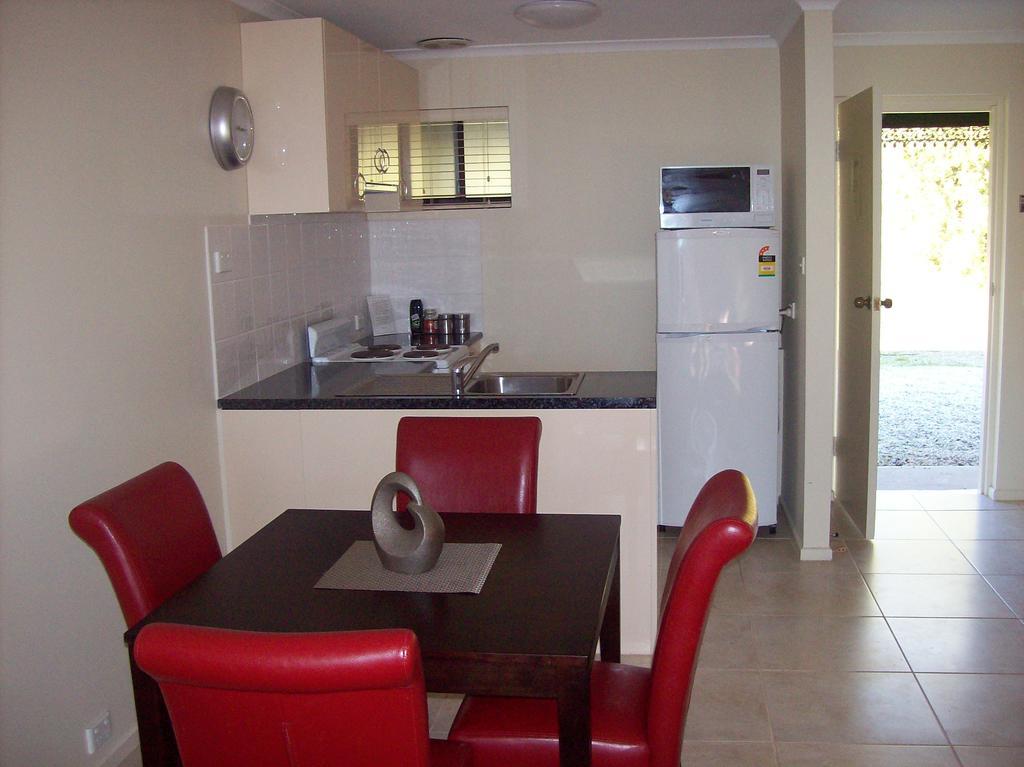 Colonial Inn Guest Rooms Yackandandah Bagian luar foto
